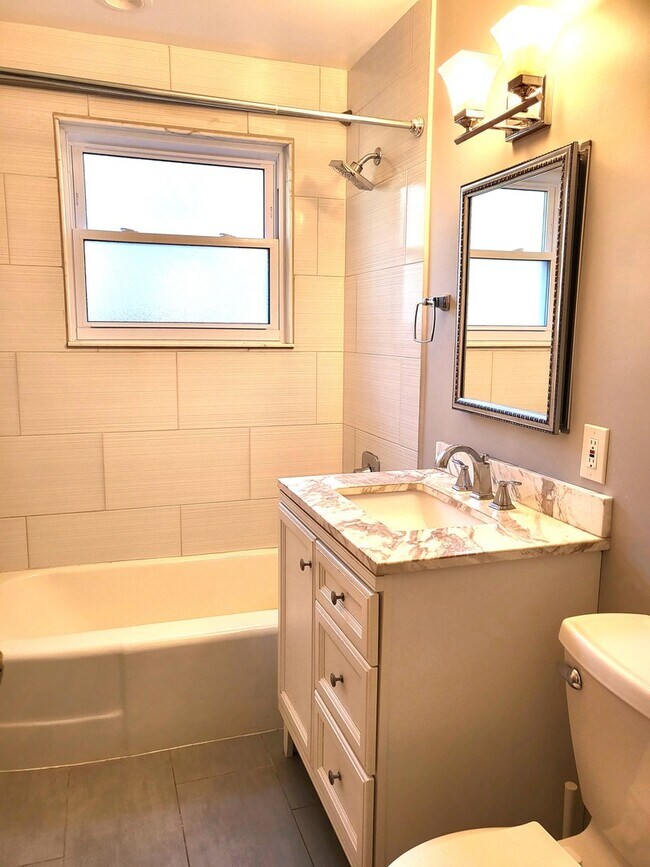 Building Photo - 3950 Crain St