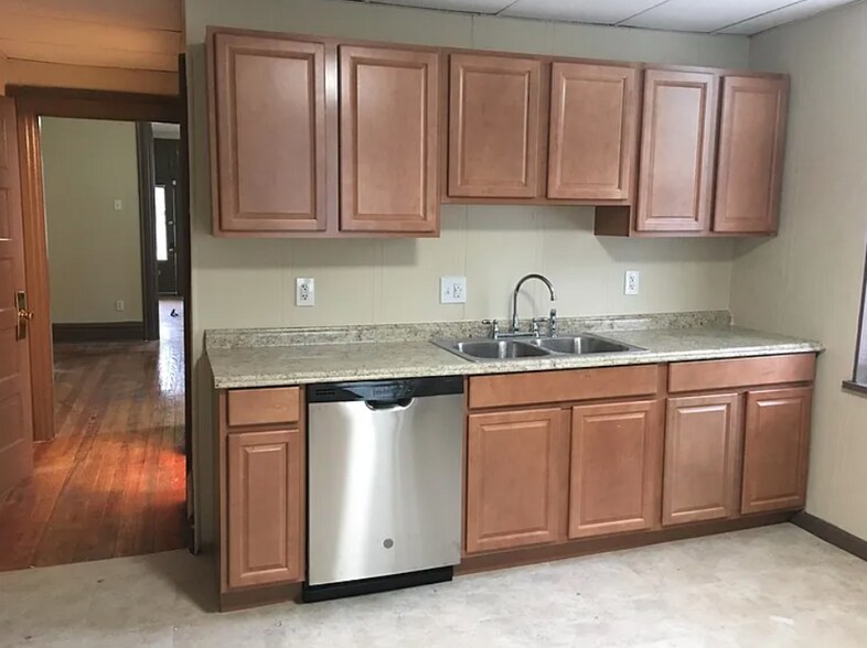 Building Photo - 3205 Arsenal St