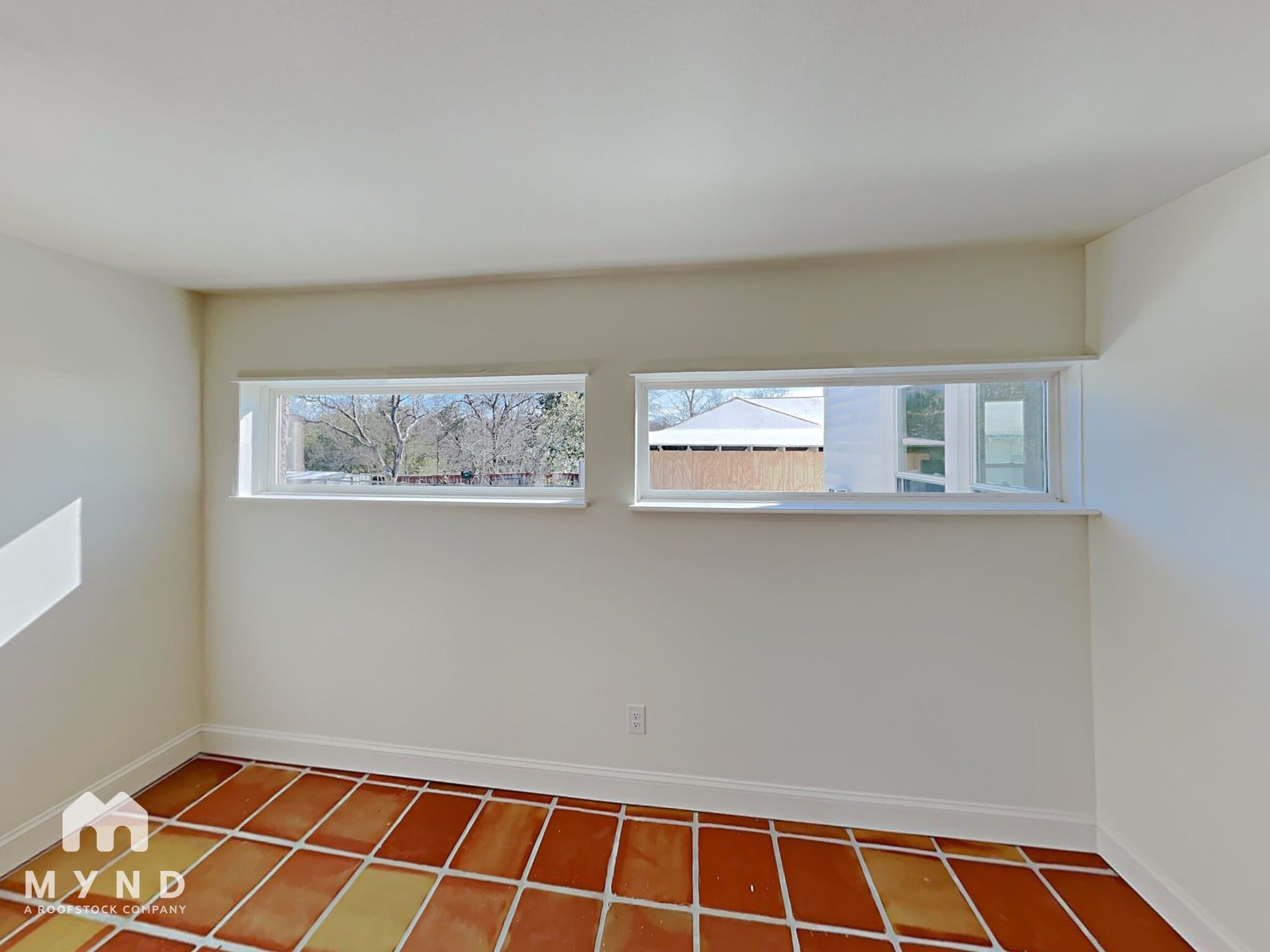 Building Photo - 110 N Ravinia Dr