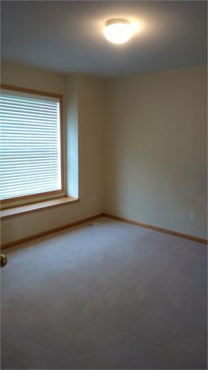Building Photo - Gorgeous 5 Bedroom, 3 Bath Home in Plymouth - Unbeatable location! Available 9/10!