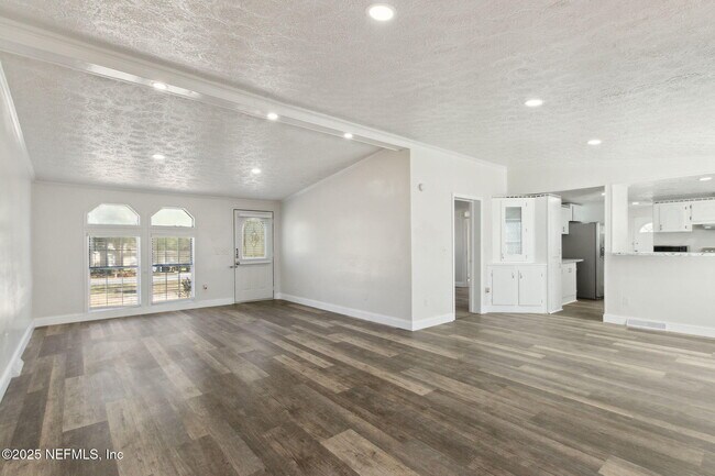Building Photo - 97119 Diamond St