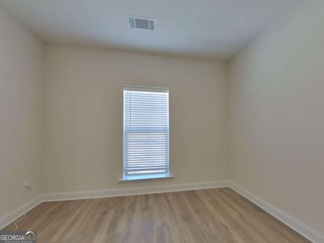Building Photo - 635 Cantrell Dr
