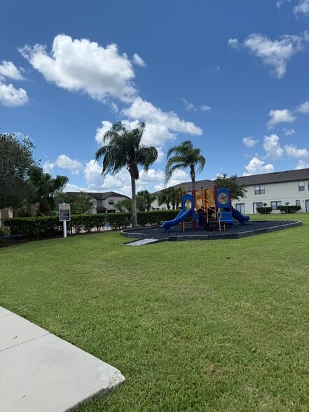 Building Photo - 2259 Seven Oaks Dr