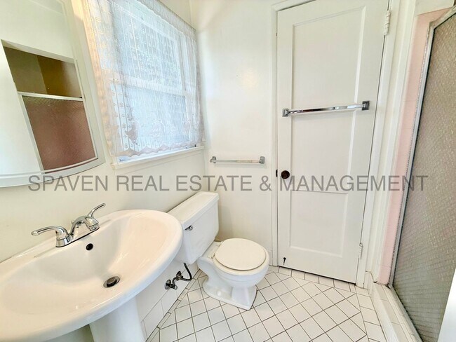 Building Photo - 4750 El Molino Ave