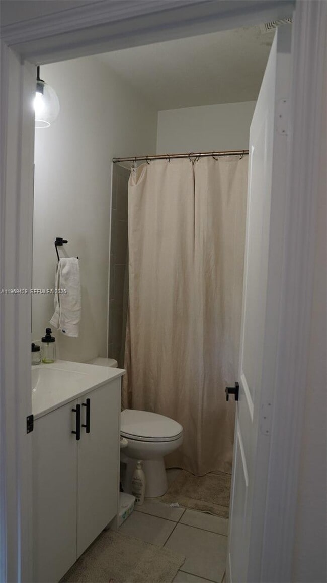 Building Photo - 549 NW 204th St