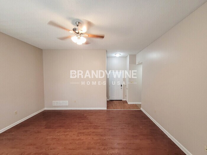 Building Photo - 4431 Grand Pyramid Dr