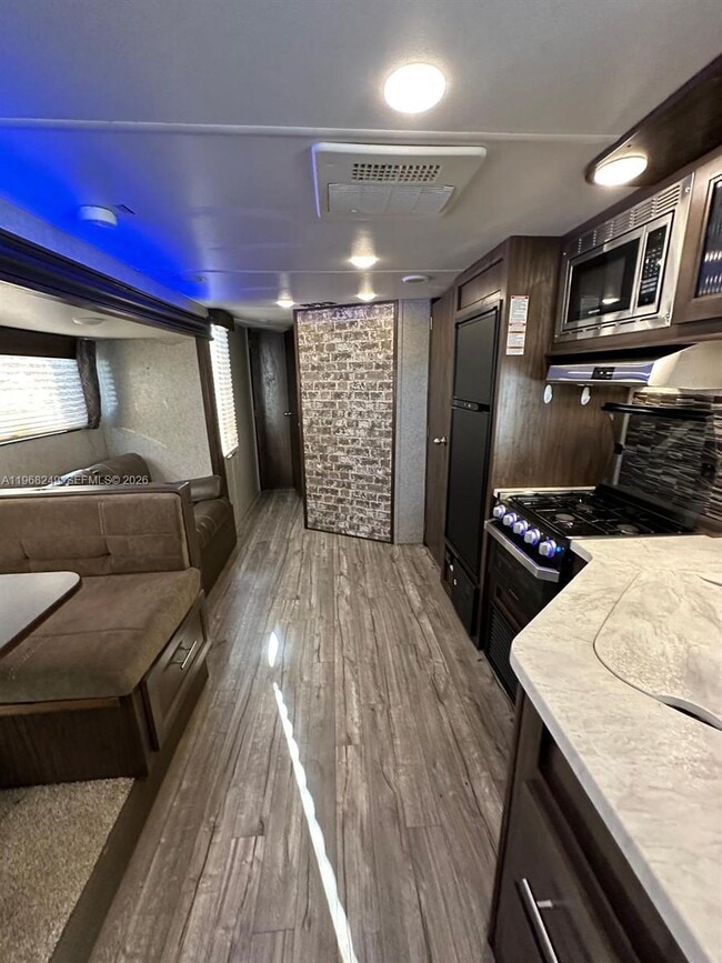 Building Photo - 3211 SW 47th Ave