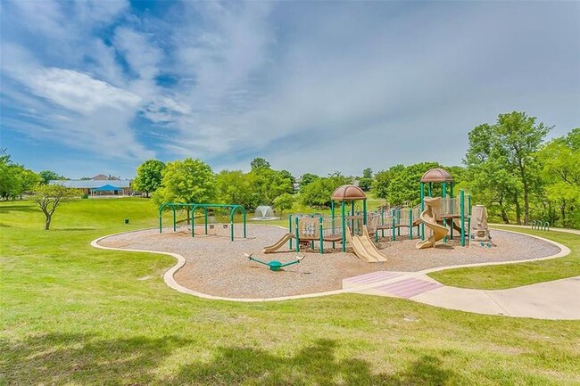 Community park nearby - 1008 Long Pointe Ave