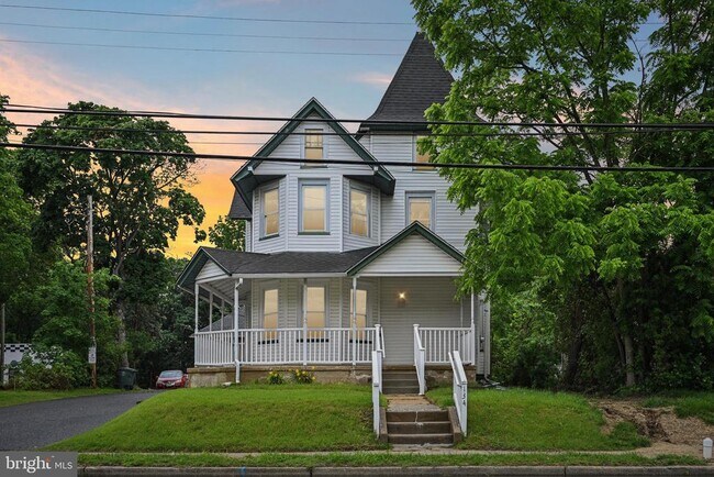 Building Photo - 134 S Main St