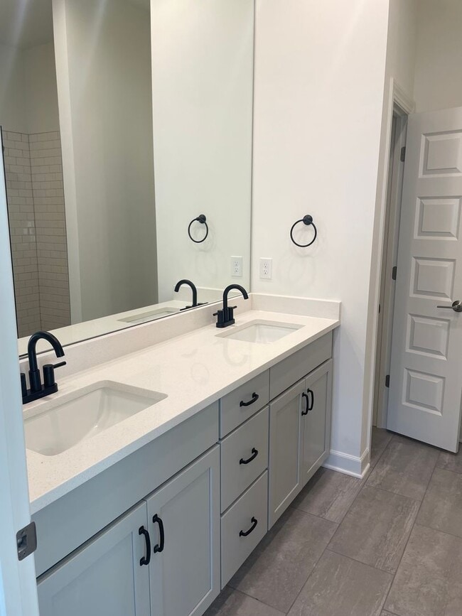 Building Photo - 16161 Fontana St