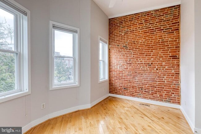 Building Photo - 632 E Fort Ave