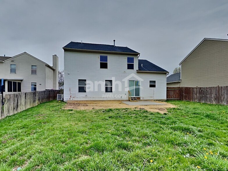 Building Photo - 4024 Walnut Crossing Dr