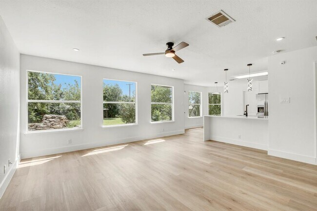 Building Photo - 16803 Bailey Jean Dr