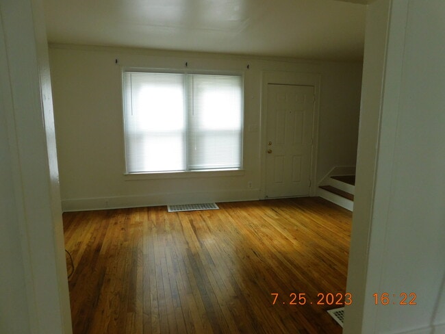 Building Photo - 142 Pingree Ave