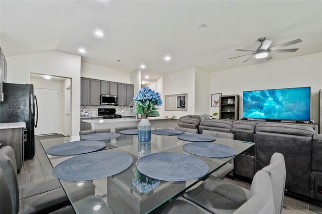 Building Photo - 2520 Quartz Trail