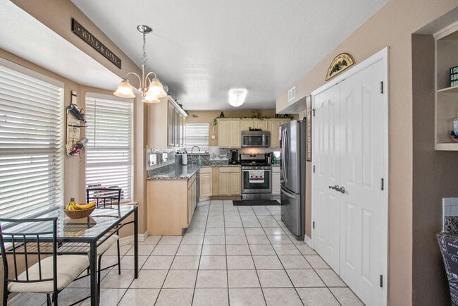 Building Photo - 12504 Sun Flare Dr