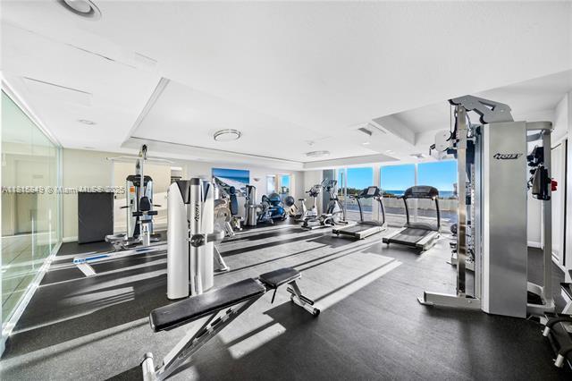 Building Photo - 465 Ocean Dr