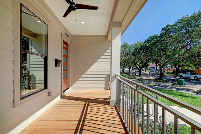 Primary Photo - 4715 McKinney St