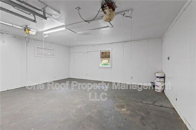 Building Photo - 8105 E 80th Terrace