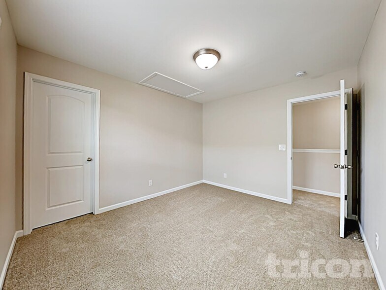 Building Photo - 8187 Thornton St