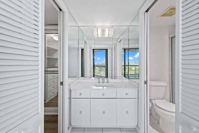 Building Photo - AVAILABLE SOON....Spectacular 2-Bed/2-Bath...