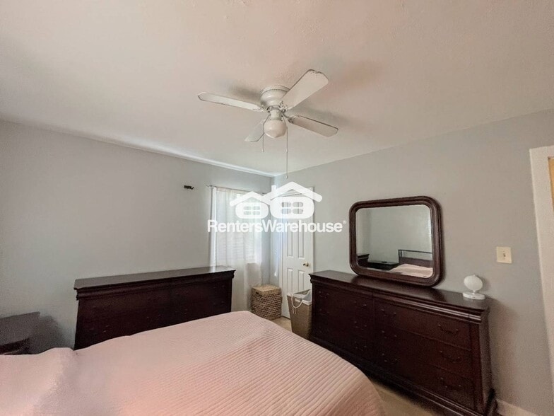 Building Photo - 8455 Radnor Rd