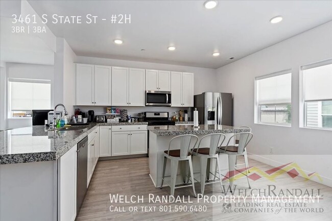 Building Photo - Beautiful Townhome in Salt Lake City