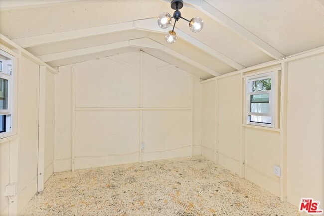 Building Photo - 1942 Chickasaw Ave