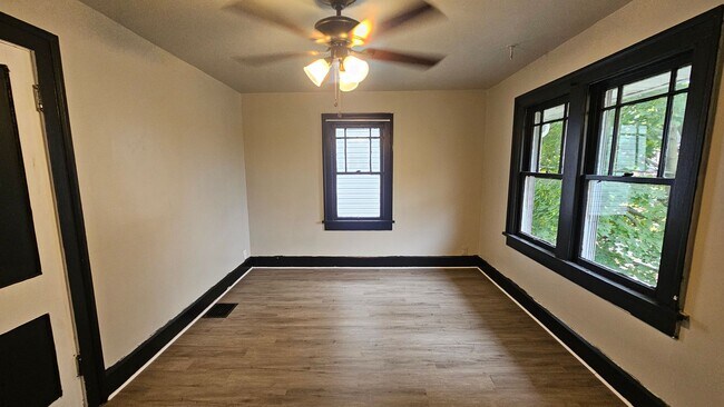 Building Photo - 52-56 Rowland