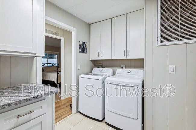 Building Photo - 437 Riverfront Dr