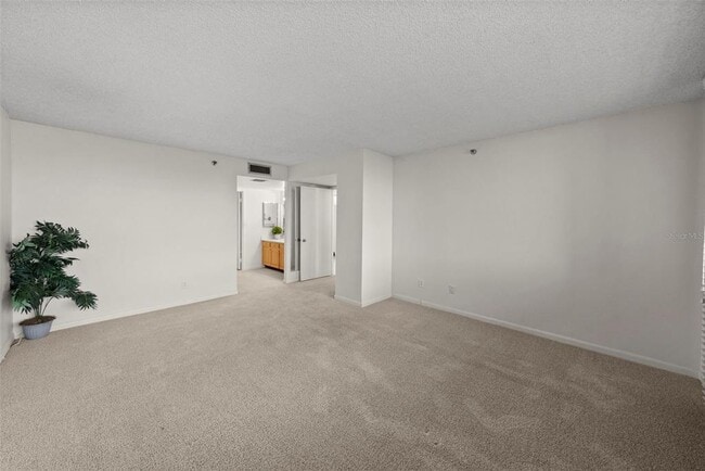 Building Photo - 3301 Bayshore Blvd