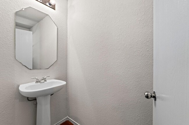 Building Photo - 4608 Acers Ln