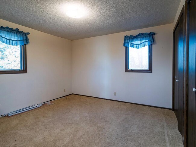 Building Photo - 5651 Aetna Ave SE