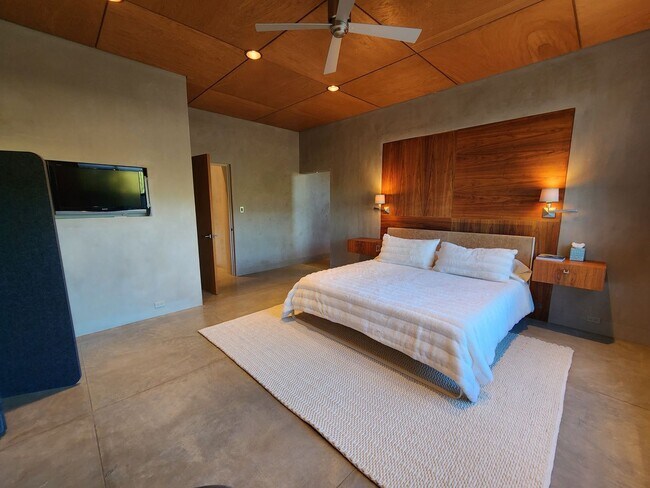 Building Photo - 875 Camino Francisca