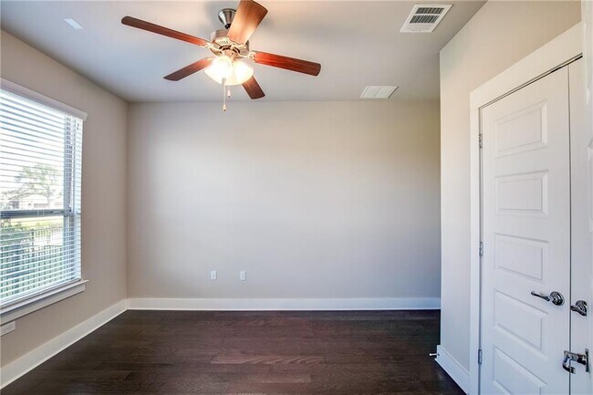 Building Photo - 9305 McKnight Lp