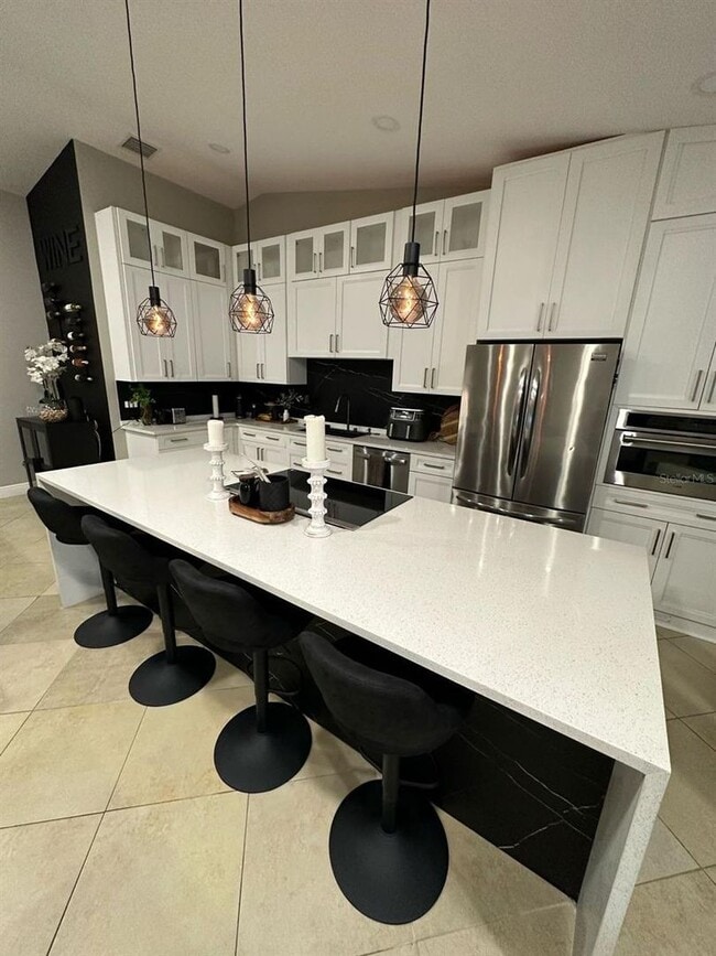 Building Photo - **FURNISHED**