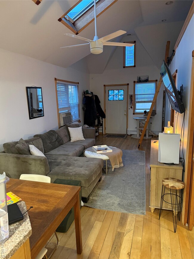 Building Photo - 67 Florida St