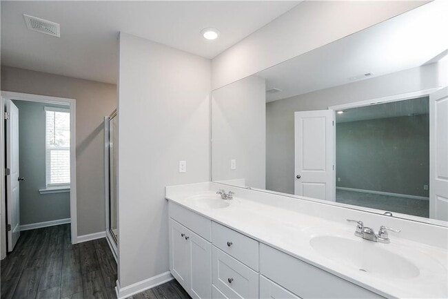 Building Photo - 4355 Magpie Dr
