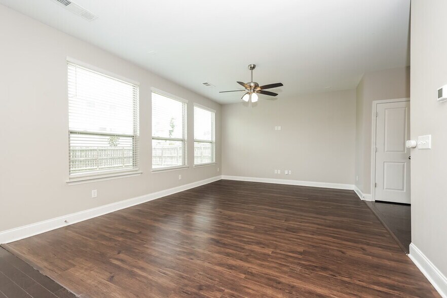 Building Photo - 1005 Keeneland Dr