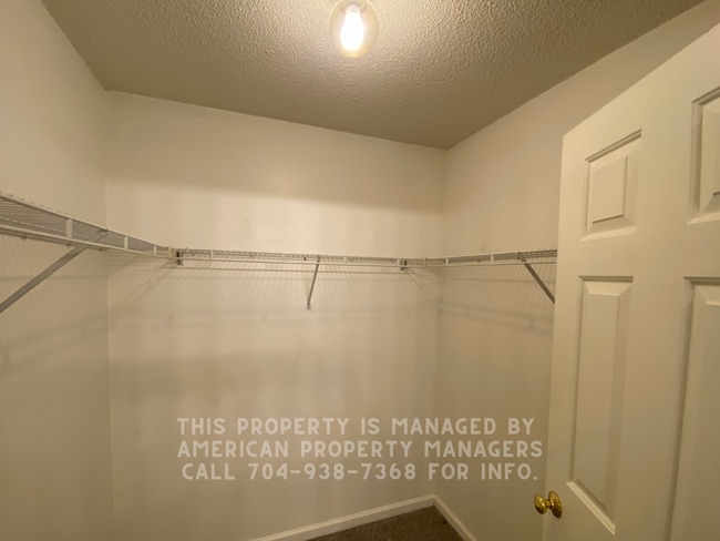 Building Photo - 152 Purple Finch Ln