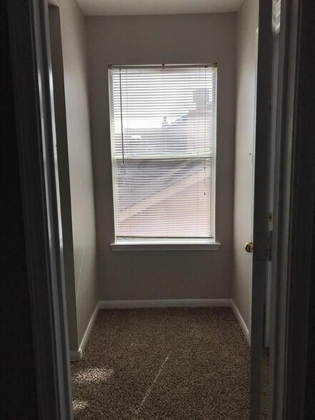 Building Photo - 16306 Soaring Eagle Dr