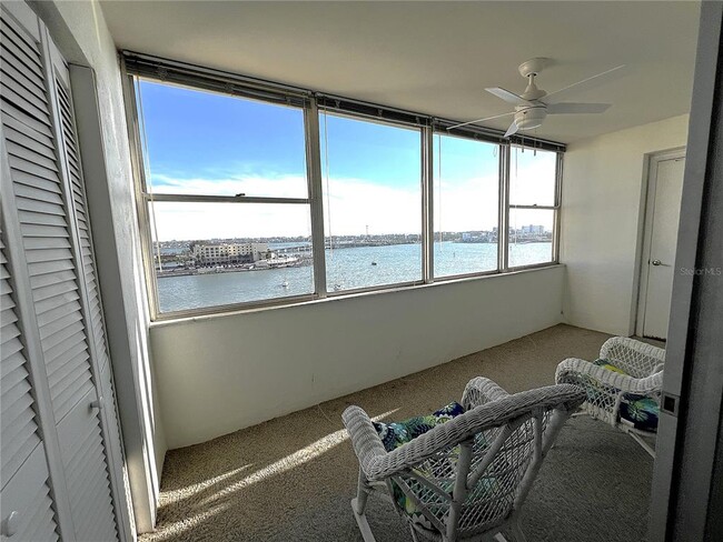 Building Photo - 4775 Cove Cir