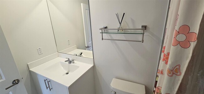 Building Photo - 5010 SW 37th St