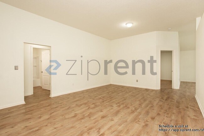 Building Photo - 15307 Bareback Dr