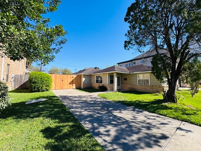 Building Photo - 3306 Elmridge St