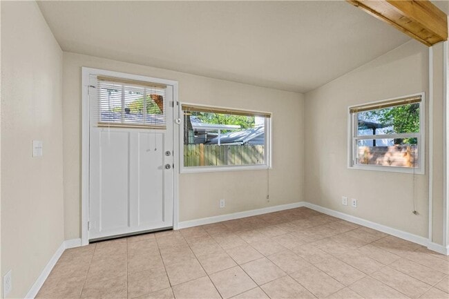 Building Photo - 1700 Cullen Ave
