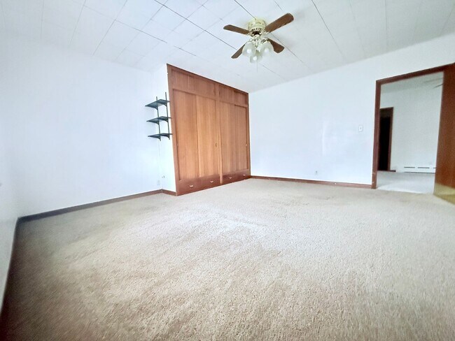 Building Photo - 5-Bed 2-Bath House in Reinbeck