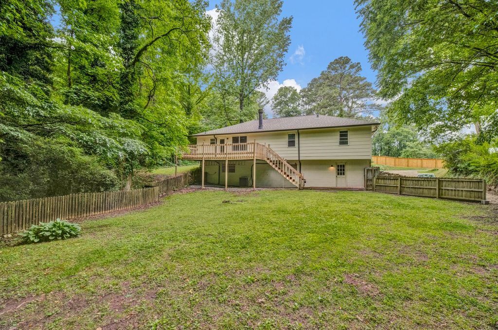 Building Photo - 3541 W Lakeside Dr