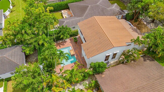 Building Photo - 511 Vittorio Ave