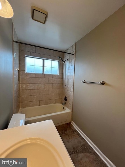 Building Photo - 14055 Vista Dr